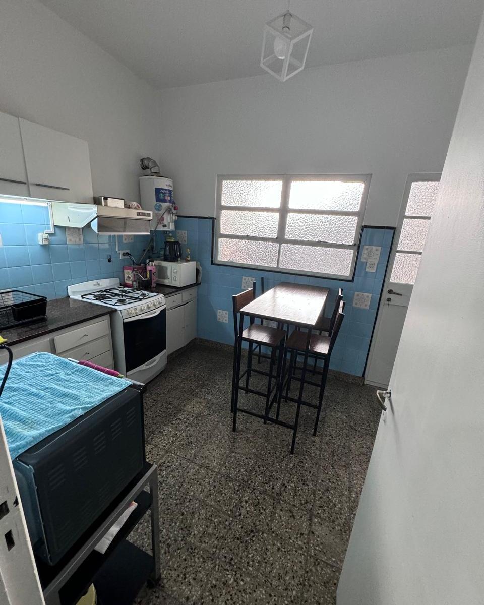 Venta Casa 3 Amb. con Garage Cubierto en Floresta 4