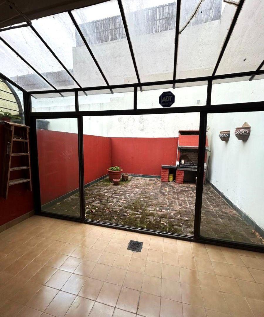 Foto de Amplia Casa con Patio con Parrilla y Cochera en Villa Urquiza, imagen 5
