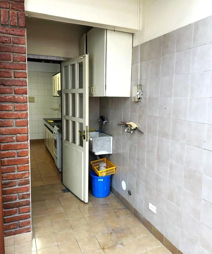 Amplia Casa con Patio con Parrilla y Cochera en Villa Urquiza 4