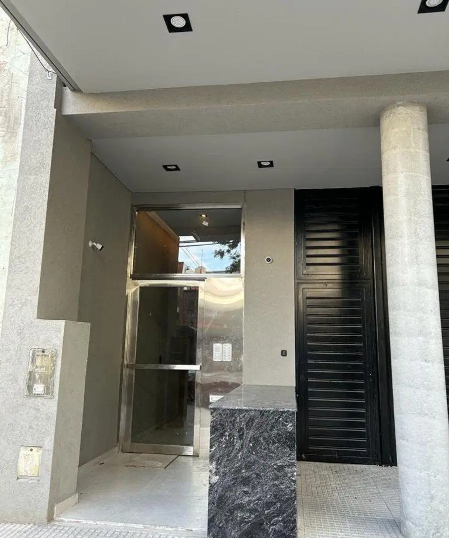 Impresionante depto con balcón y parrilla - super luminoso - bajas expensas 3