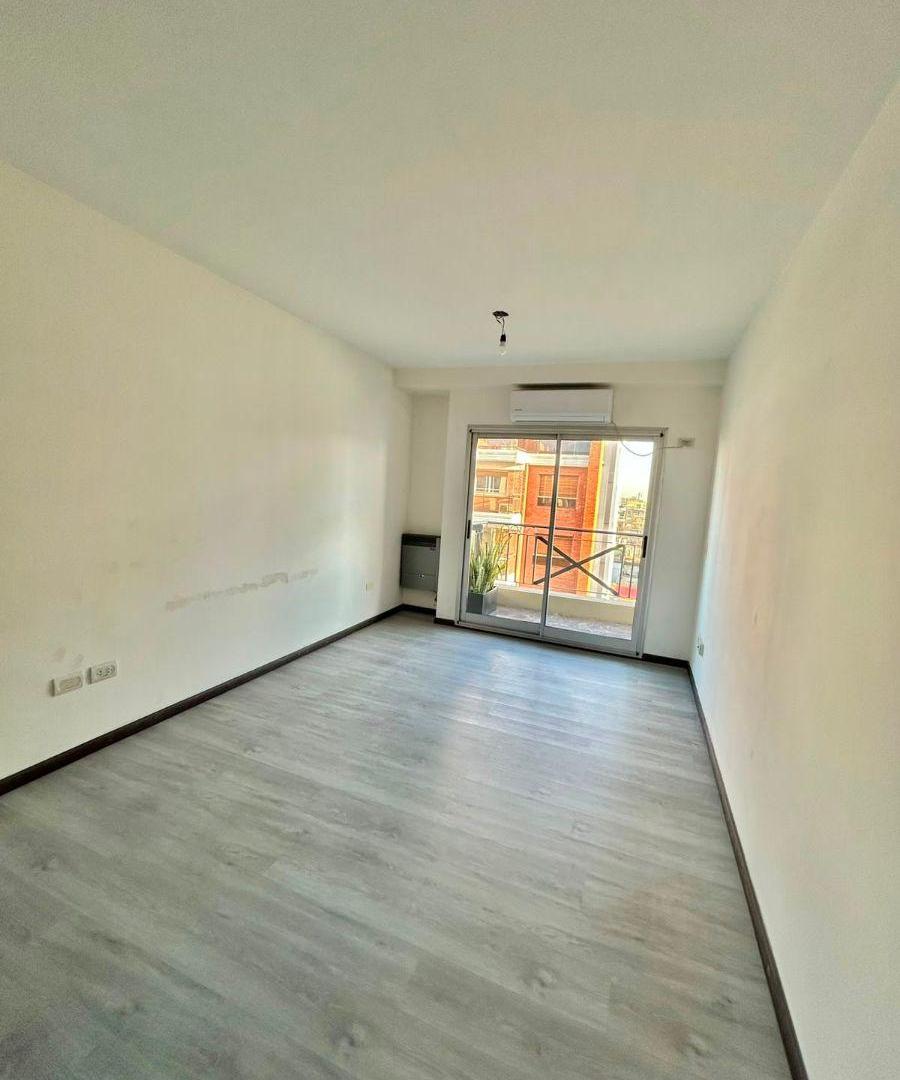 Foto de Palier Privado en la mejor zona de Urquiza - Al frente, imagen 2