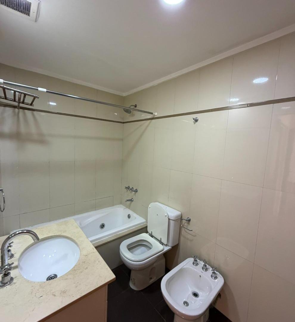 Foto de Alquiler Excelente Depto. 3 Ambientes sobre Olazabal 8º piso, imagen 5