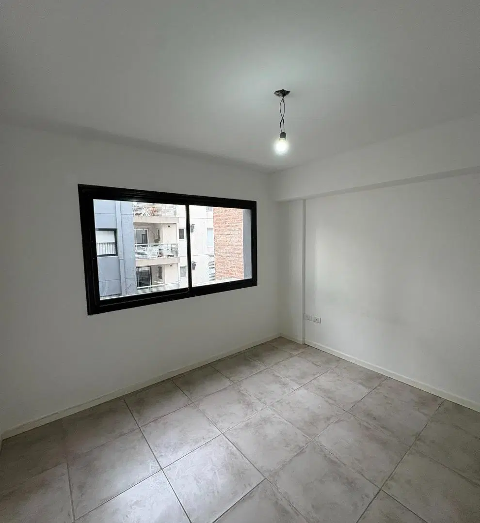 Departamento de 2 Ambientes con Cochera en Venta - Tigre, 2° Piso A 3