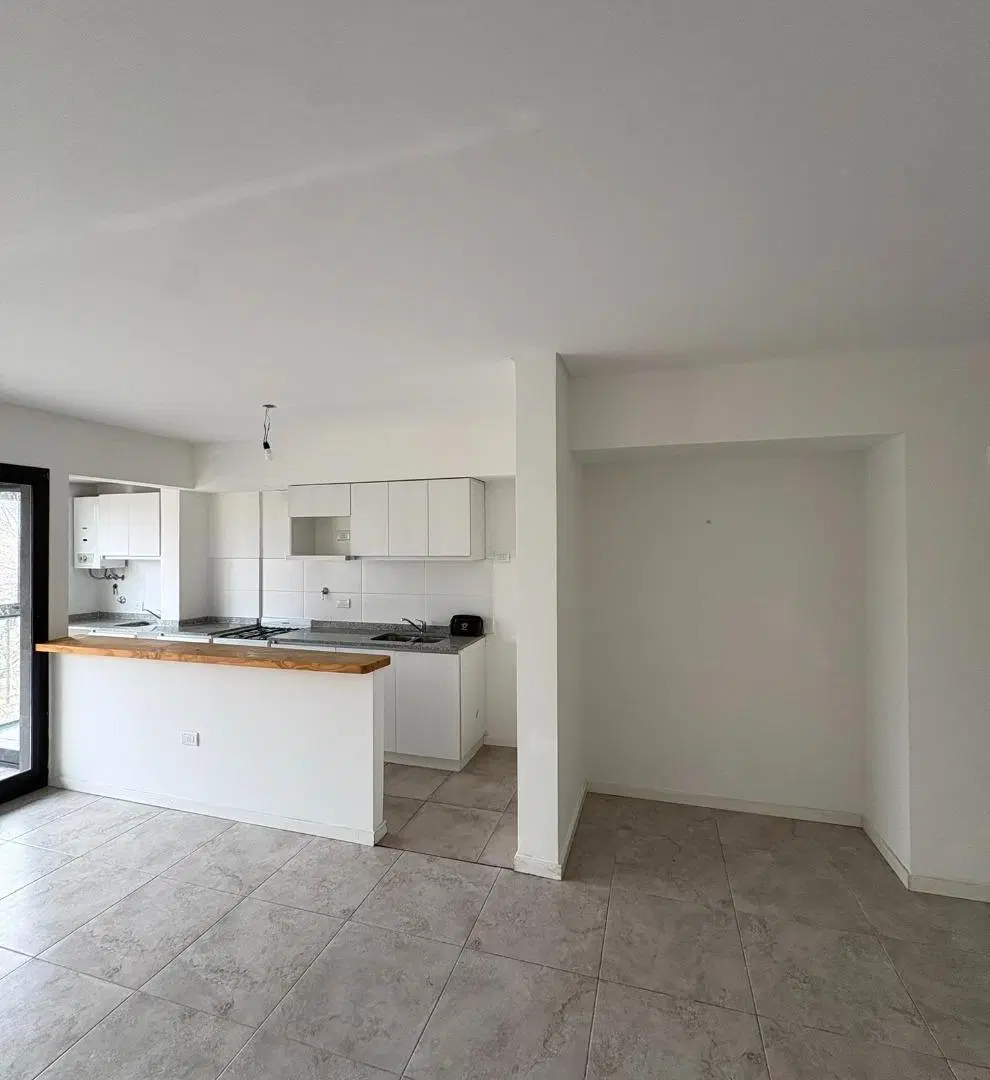 Departamento de 2 Ambientes con Cochera en Venta - Tigre, 2° Piso A 4