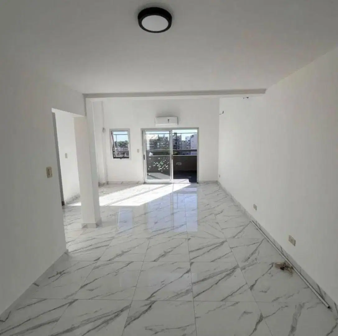 Departamento 3 ambientes en venta en Olivos 3