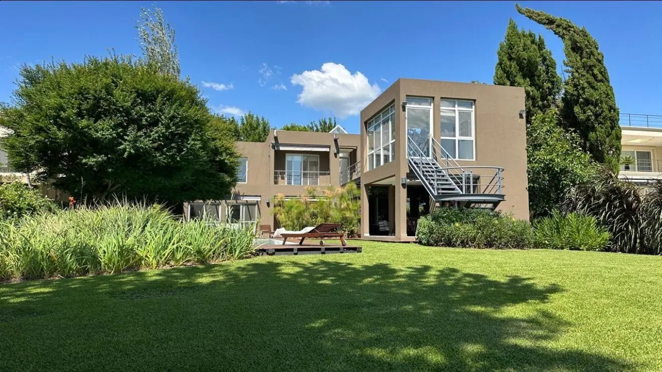 Casa En Alquiler Anual En Santa María De Tigre Al Río Amoblada 1