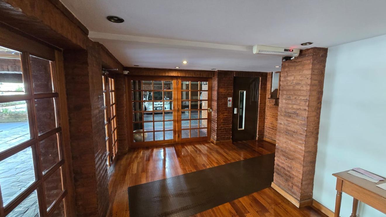 Foto de Departamento 3 Ambientes con Cochera y Balcón en Martínez Centro, imagen 1