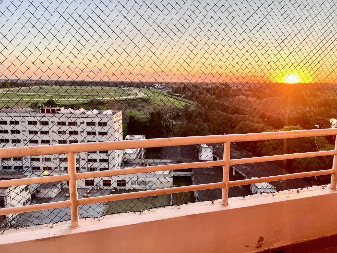 Foto de Departamento 4 ambientes con cochera y baulera en Acassuso, imagen 3