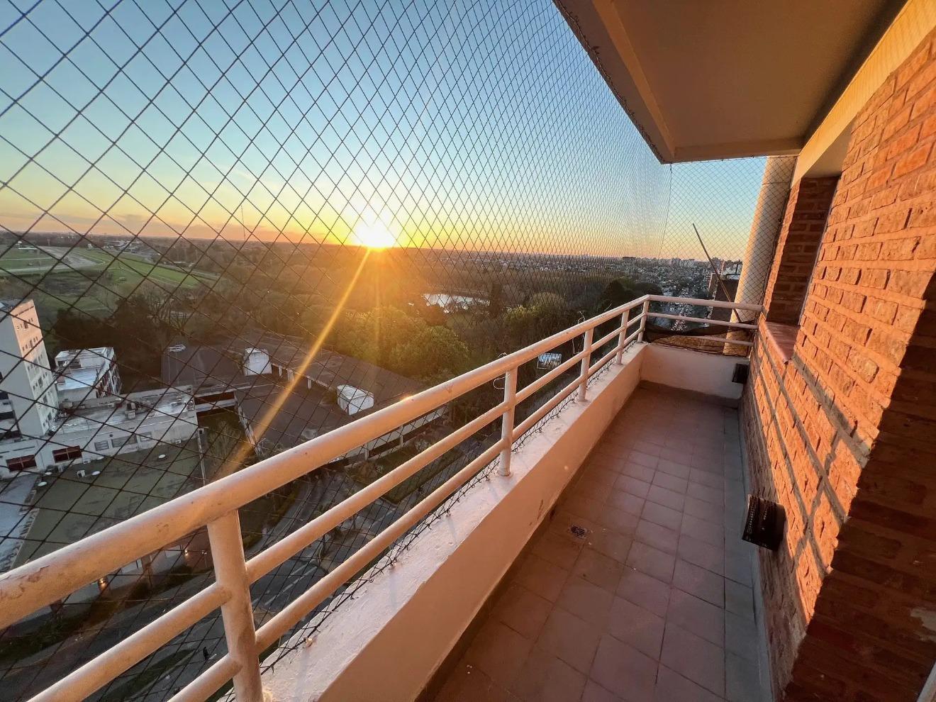 Foto de Departamento 4 ambientes con cochera y baulera en Acassuso, imagen 4