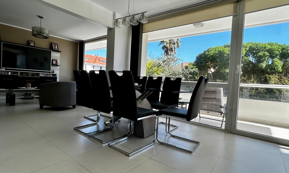 Departamento 4 ambientes en Playa Grande con 2 cocheras