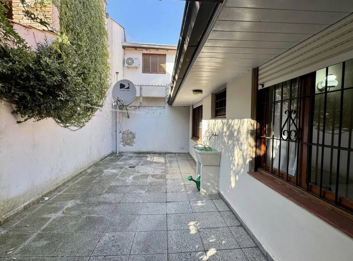 Chalet en Alquiler 24 Meses en Constitucion con quincho y cochera 3