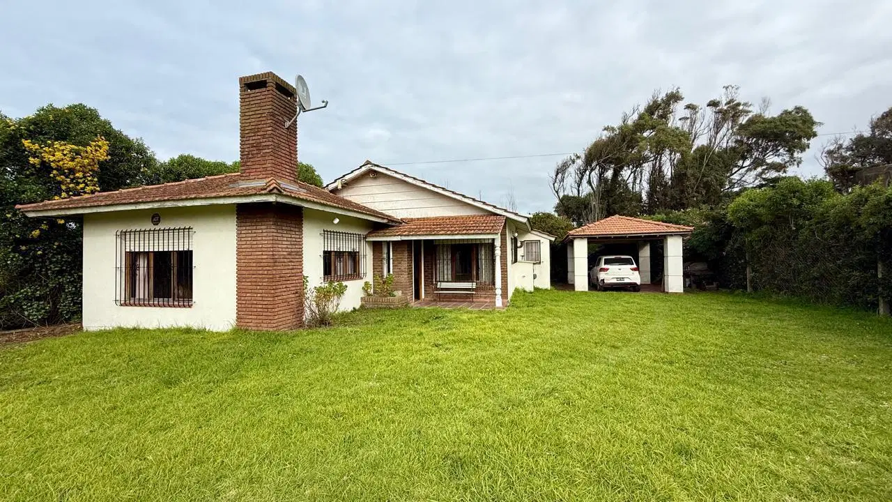 Chalet en Chapadmalal de amplio Lote 2