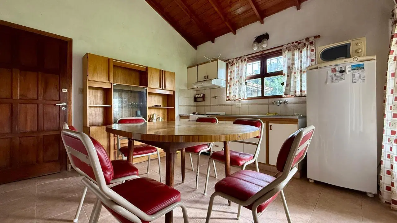 Chalet en Chapadmalal de amplio Lote 3
