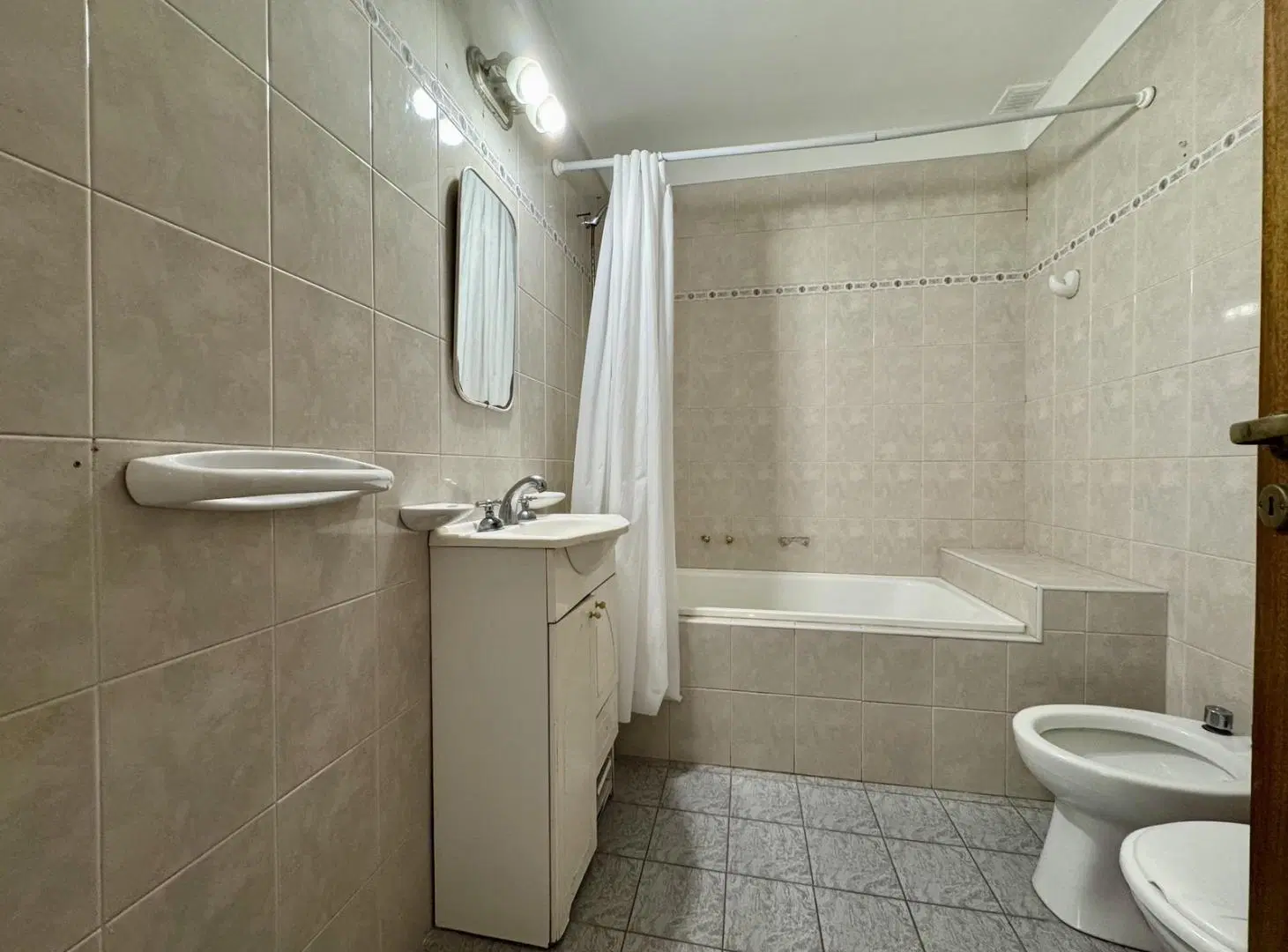 Departamento 5 ambientes en Zona Centro en alquiler 3