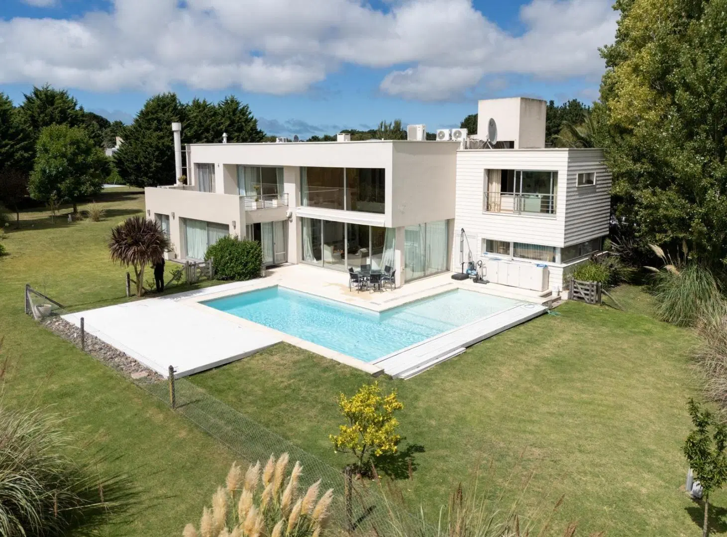 Residencia en Rumenco sobre gran lote 1