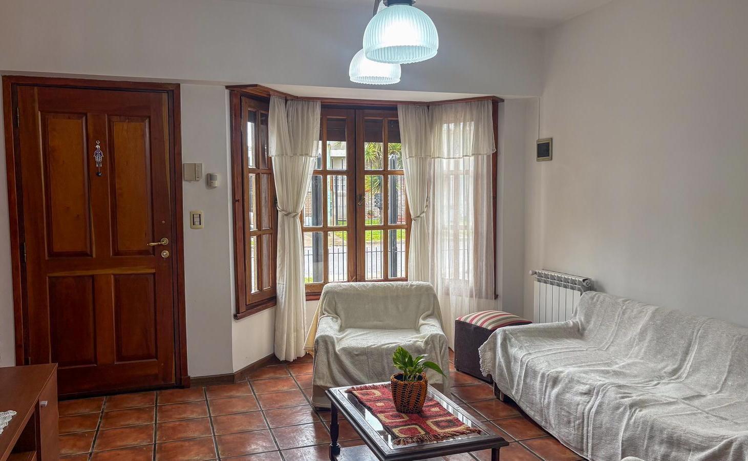 Foto de Casa en Constitución con 4 dormitorios, quincho y jardín, imagen 2