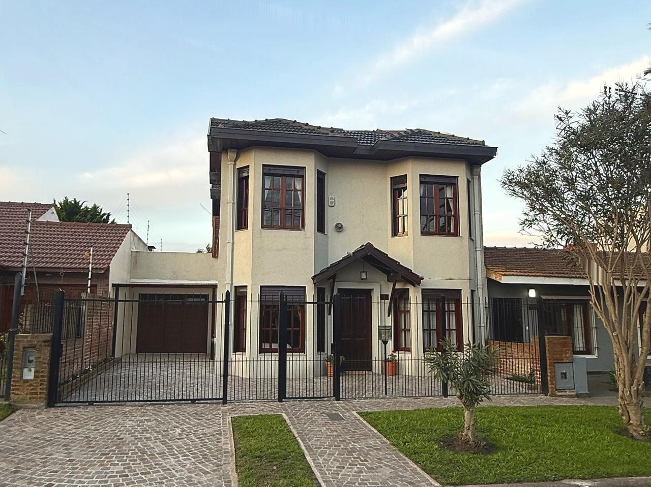 Foto de Casa en Constitución con 4 dormitorios, quincho y jardín, imagen 1