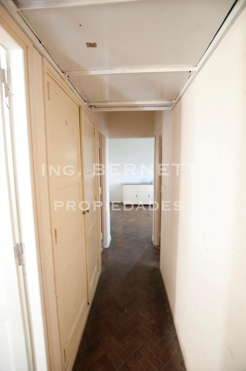 Foto de Departamento 4 Ambientes Planta Baja - Barrio Gral. San Martín -, imagen 3