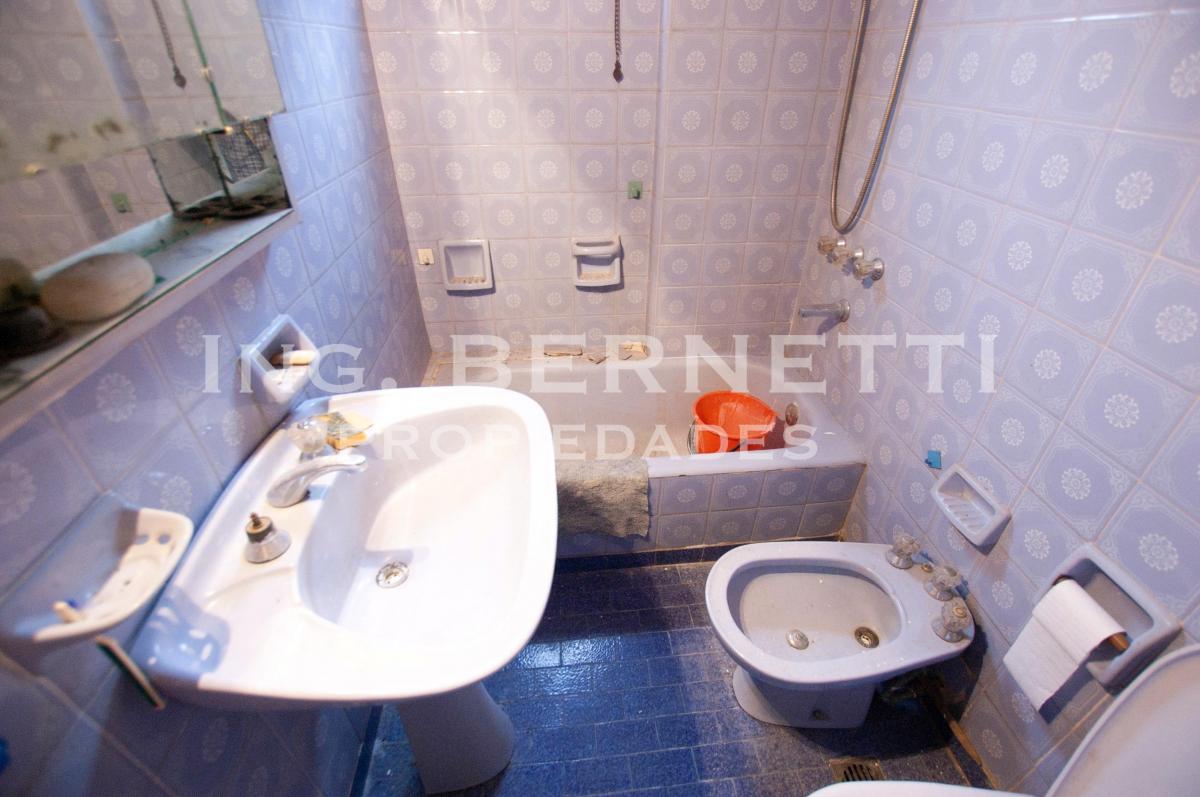 Foto de Departamento 3 Ambientes - Primer Piso - Barrio Gral. San Martín -, imagen 3