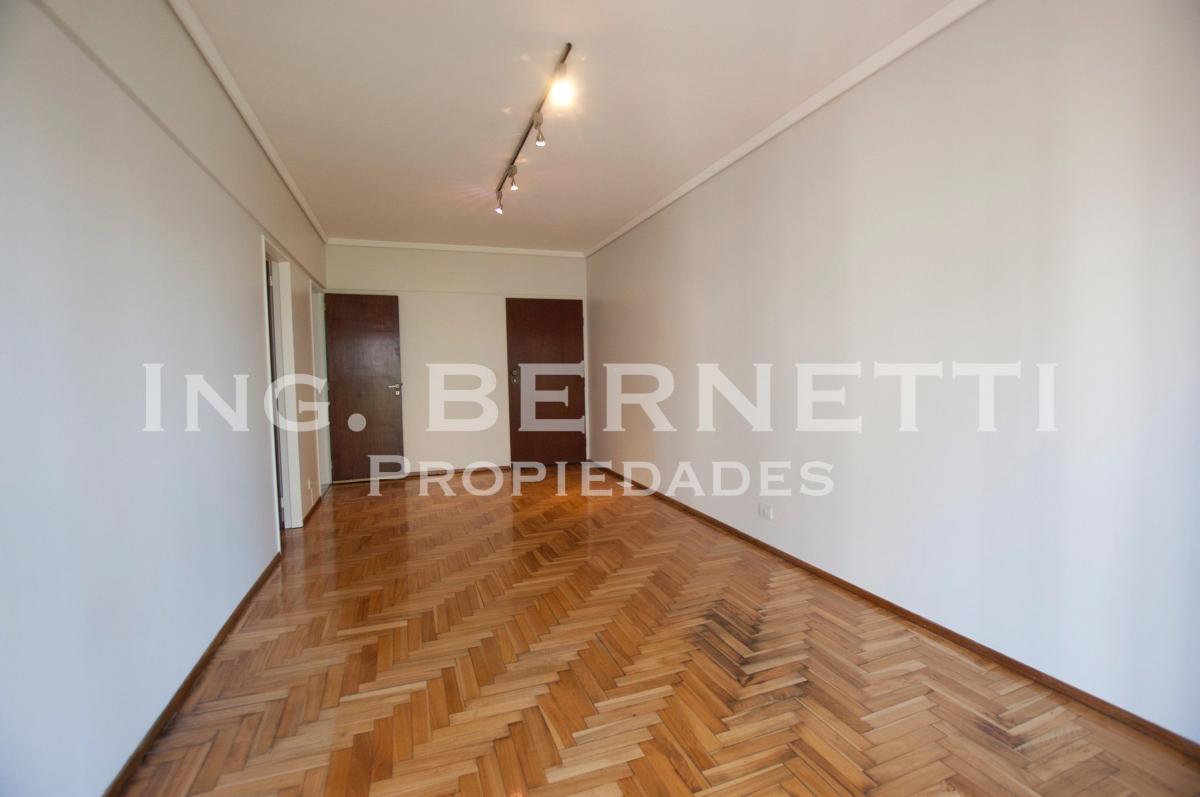 Excelente Semipiso 3 Ambientes c/ balcón - En lo mejor de Villa Urquiza -