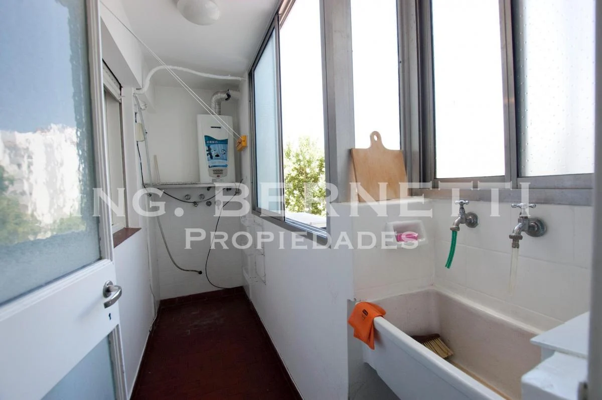 Excelente Semipiso 3 Ambientes c/ balcón - En lo mejor de Villa Urquiza -