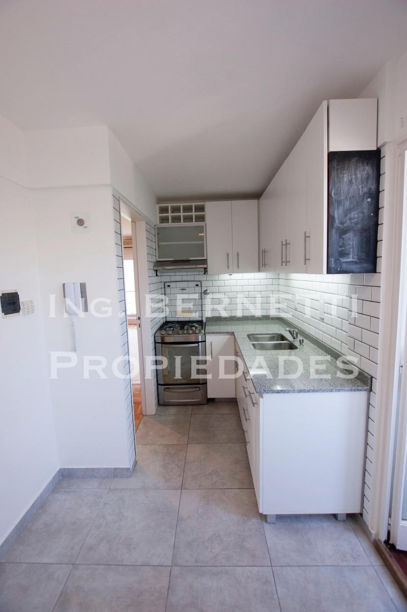 Excelente Semipiso 3 Ambientes C/ Balcón - en Lo Mejor de Villa Urquiza 1