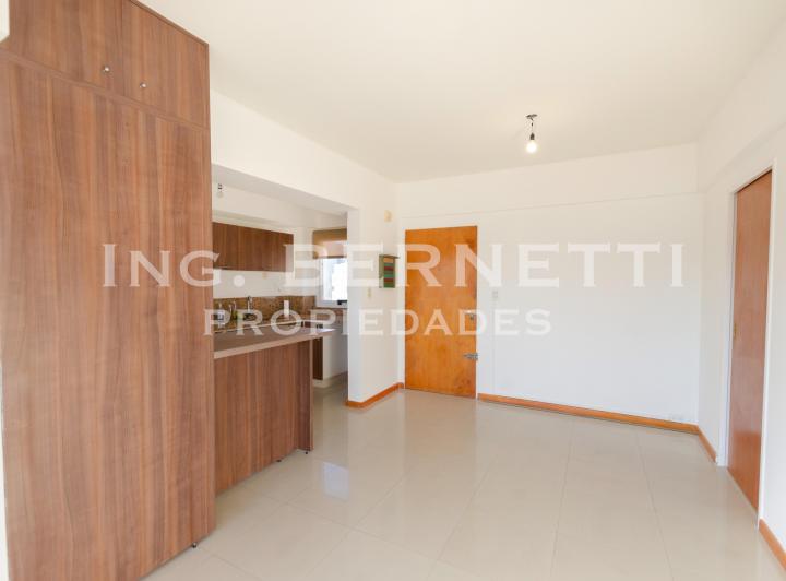 Semipiso 2 Ambientes al frente con balcón - Piso Alto - Excelente ubicación - 3