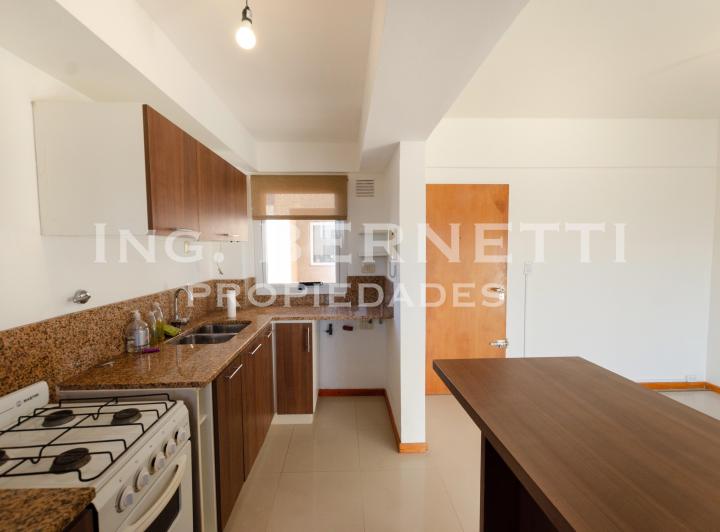 Semipiso 2 Ambientes al frente con balcón - Piso Alto - Excelente ubicación - 4
