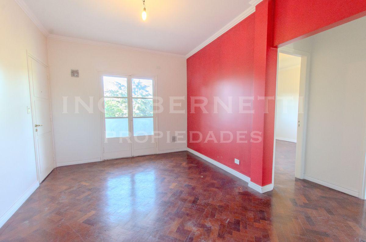 Departamento 3 Ambientes - Tercer Piso - Amplio y Luminoso - Barrio. Gral. San Martín -