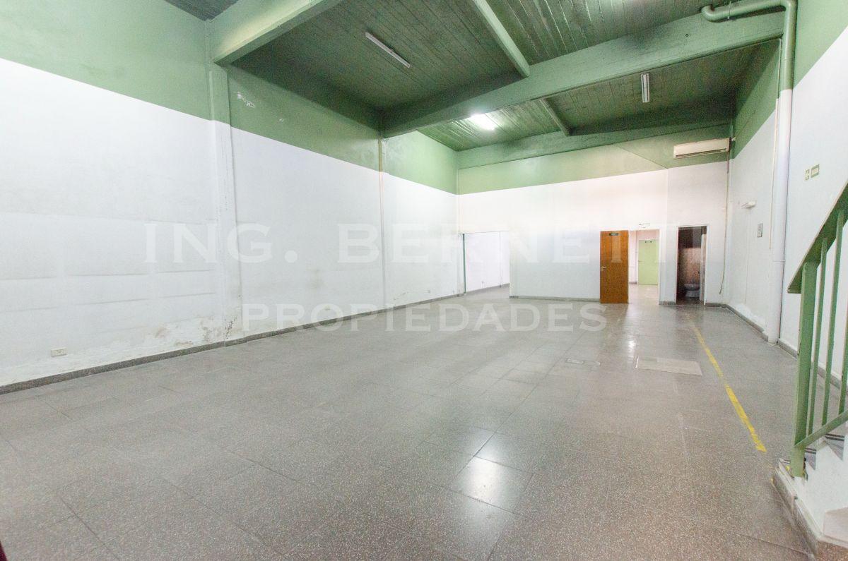 Foto de Impecable Galpón - Sobre 7,85 x 36 mts - Exc. ubicación sobre Avenida -, imagen 1