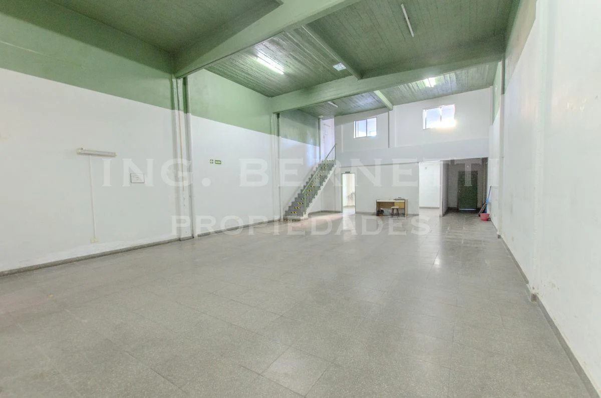 Foto de Impecable Galpón - Sobre 7,85 x 36 mts - Exc. ubicación sobre Avenida -, imagen 4