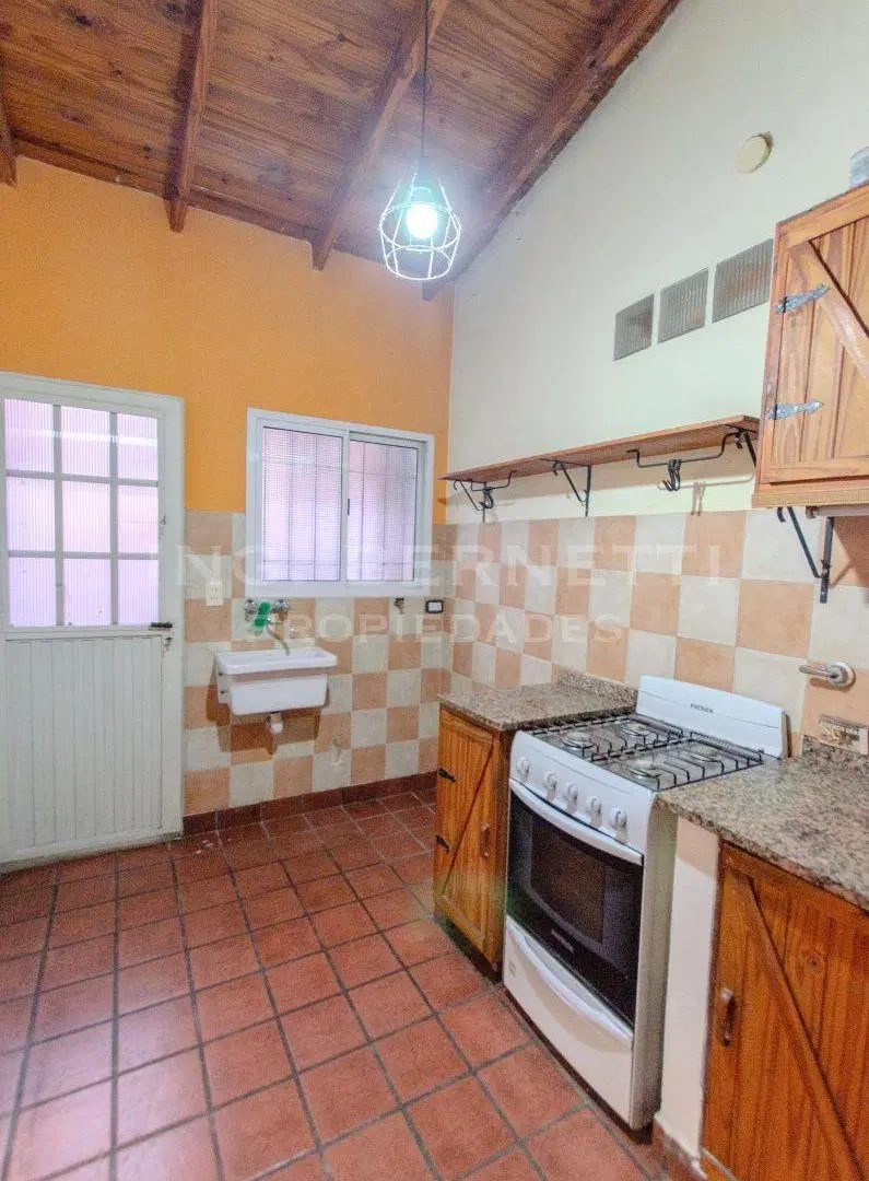 Tipo Casa 3 Ambientes al frente con entrada independiente - Muy buen estado - 2