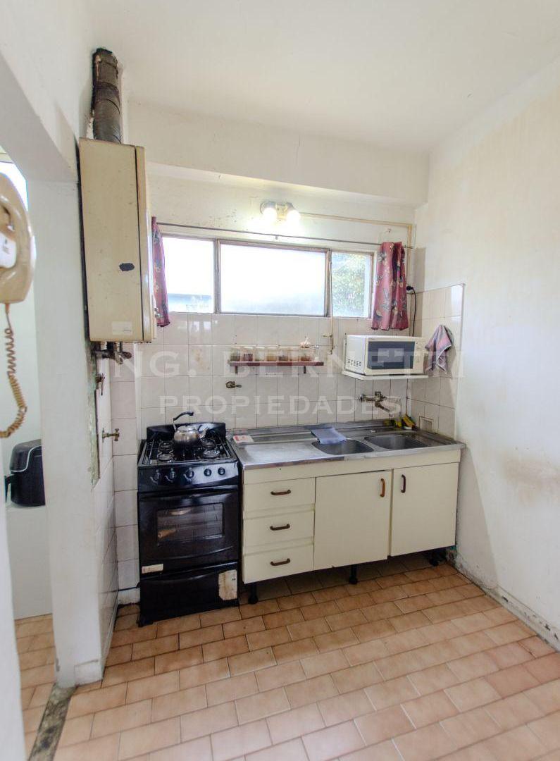 Departamento 3 Ambientes - Frente con balcón - Barrio Gral. San Martín -