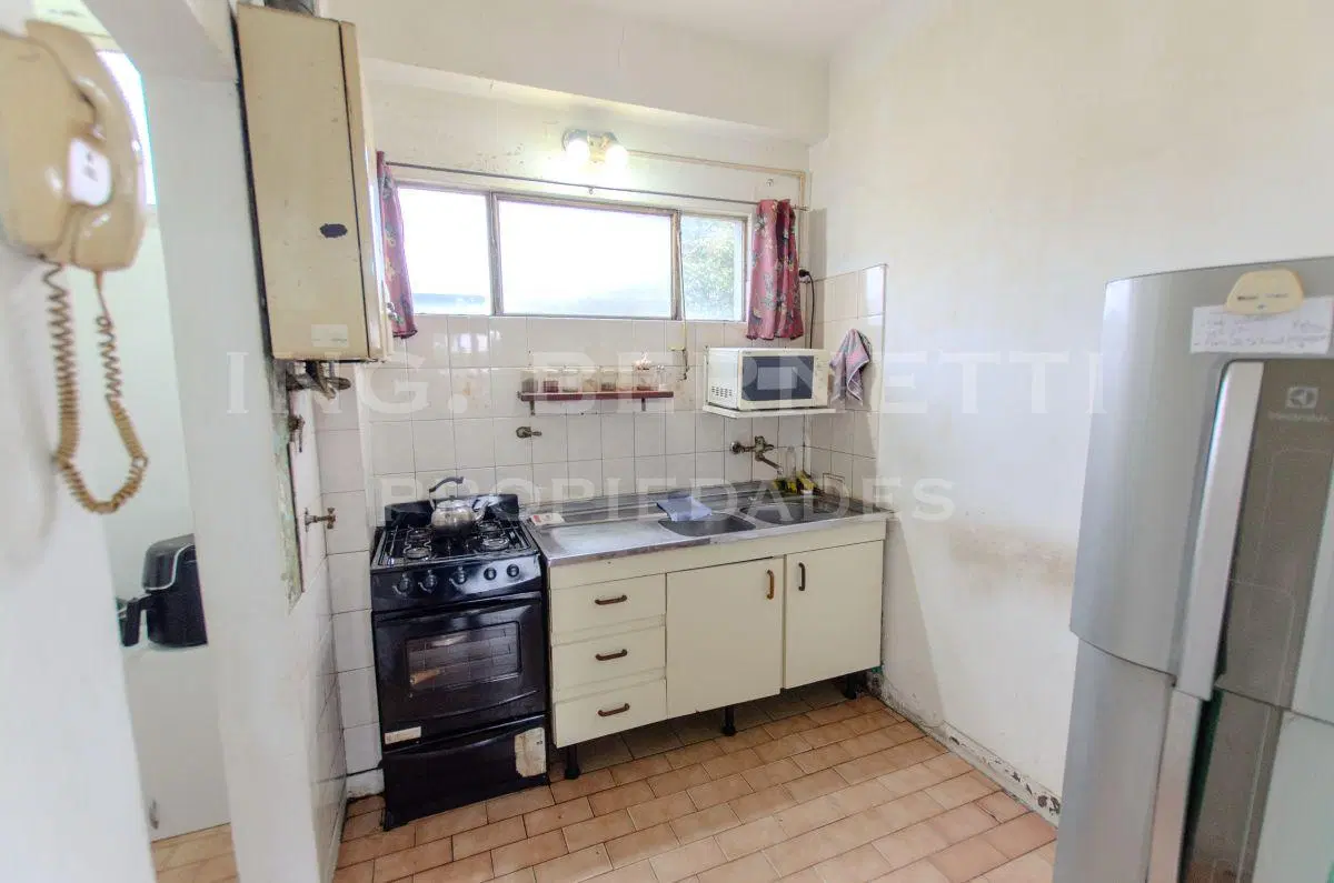 Departamento 3 Ambientes - Frente con balcón - Barrio Gral. San Martín - 4