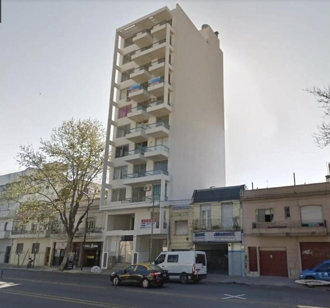 Departamento 2 Amb al frente - SIN EXPENSAS - Muy buena ubicación -