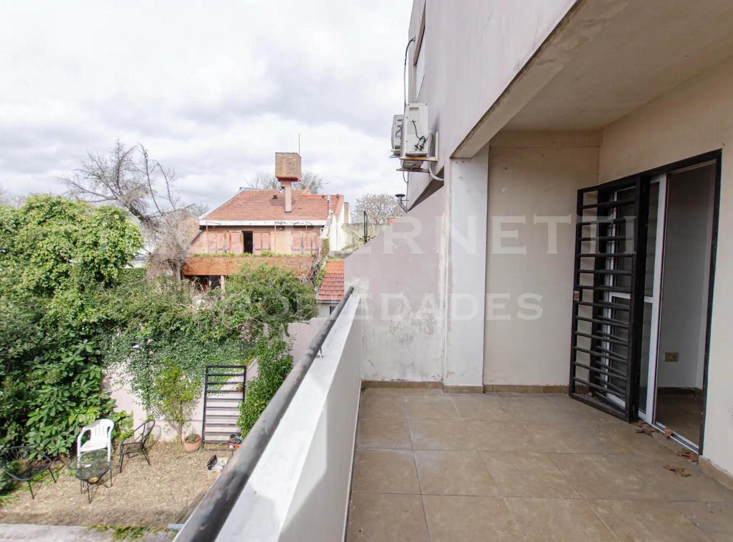 Foto de Departamento 2 ambientes en dúplex con balcón aterrazado - bajas, imagen 2