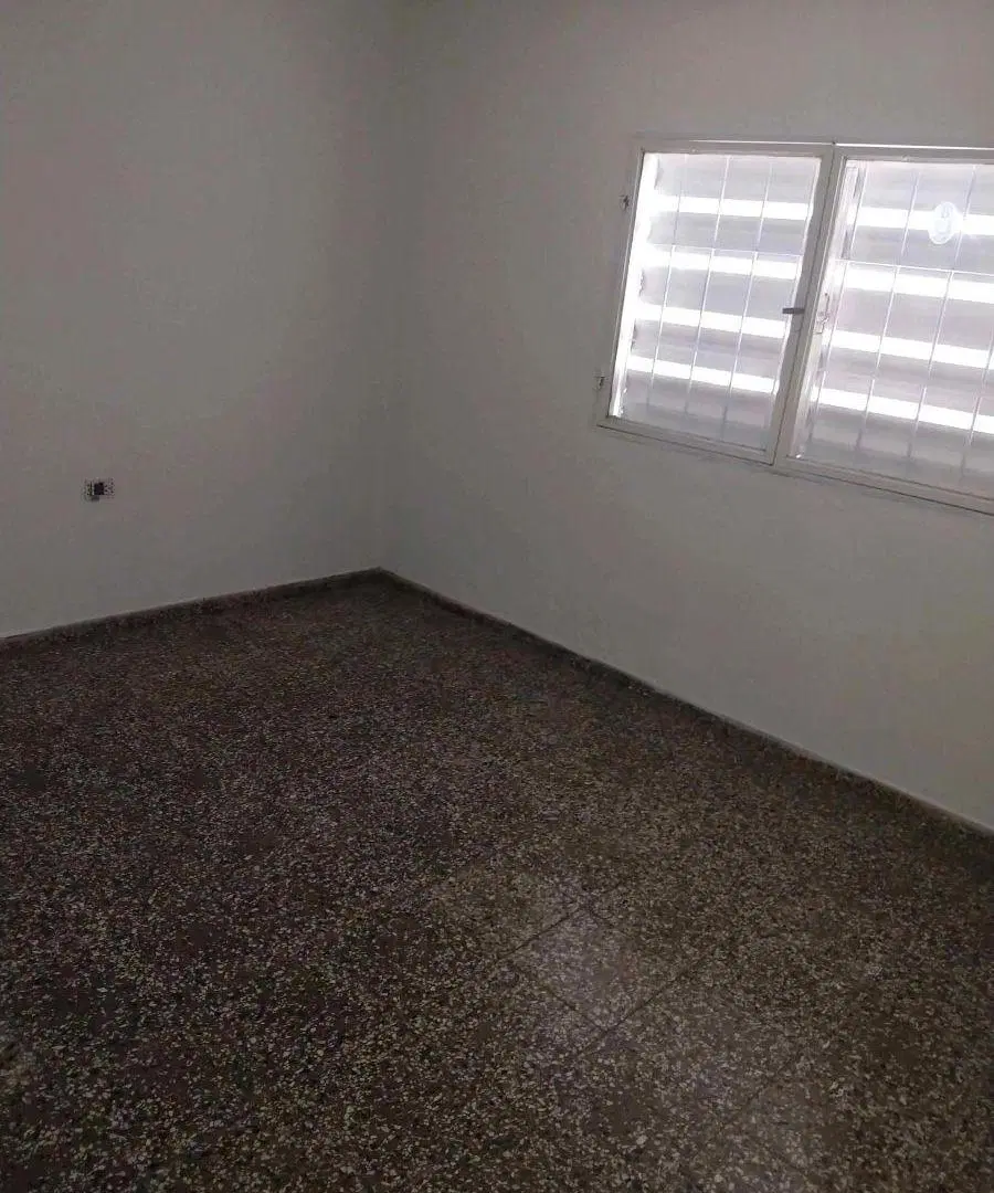 Casa 3 dormitorios con cochera, apta credito, Barrio Ferreyra.- 5