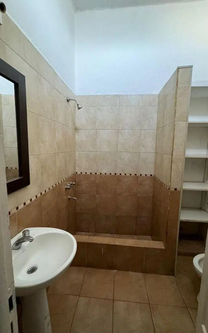 Oportunidad casa 3 dormitorios con cochera zona norte.- 2