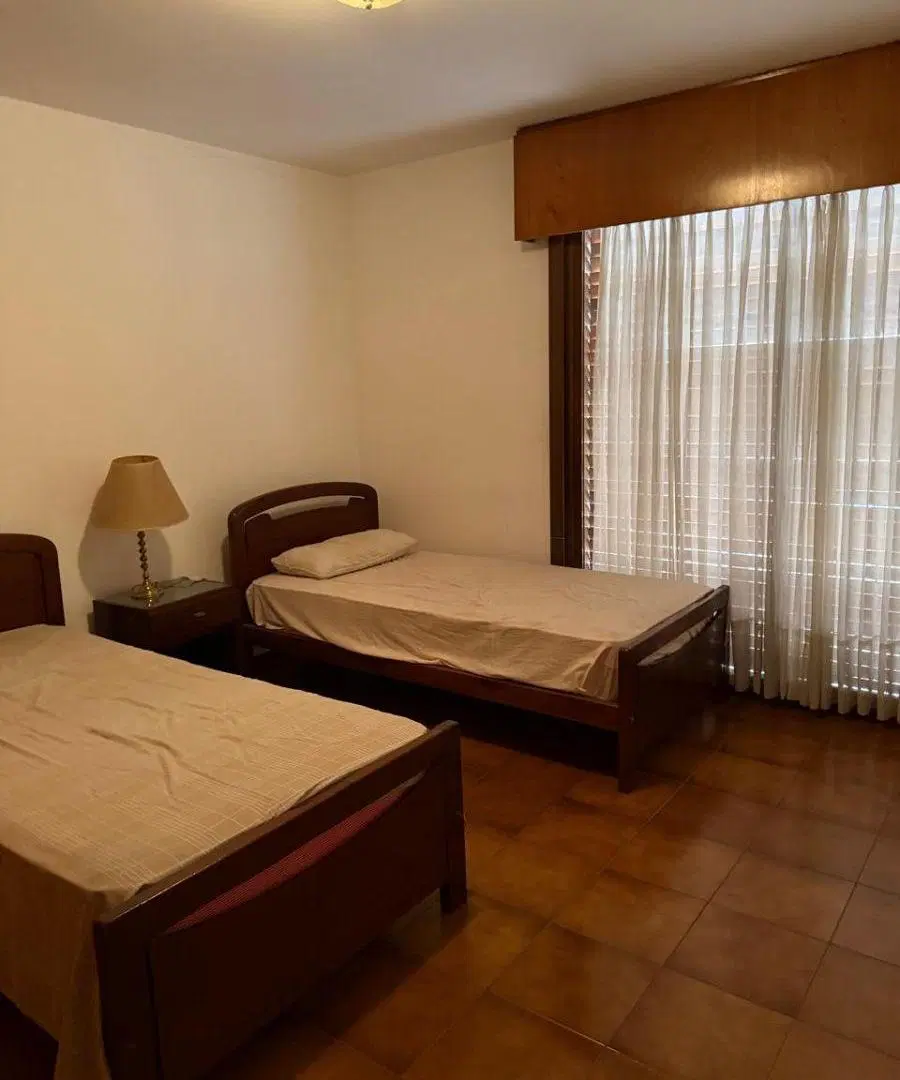 Oportunidad, Casa 4 dormitorios, zona centro, apta credito.- 2