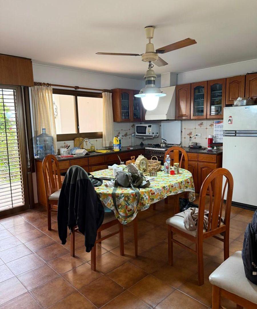 Foto de Oportunidad, Casa 4 dormitorios, zona centro, apta credito.-, imagen 1