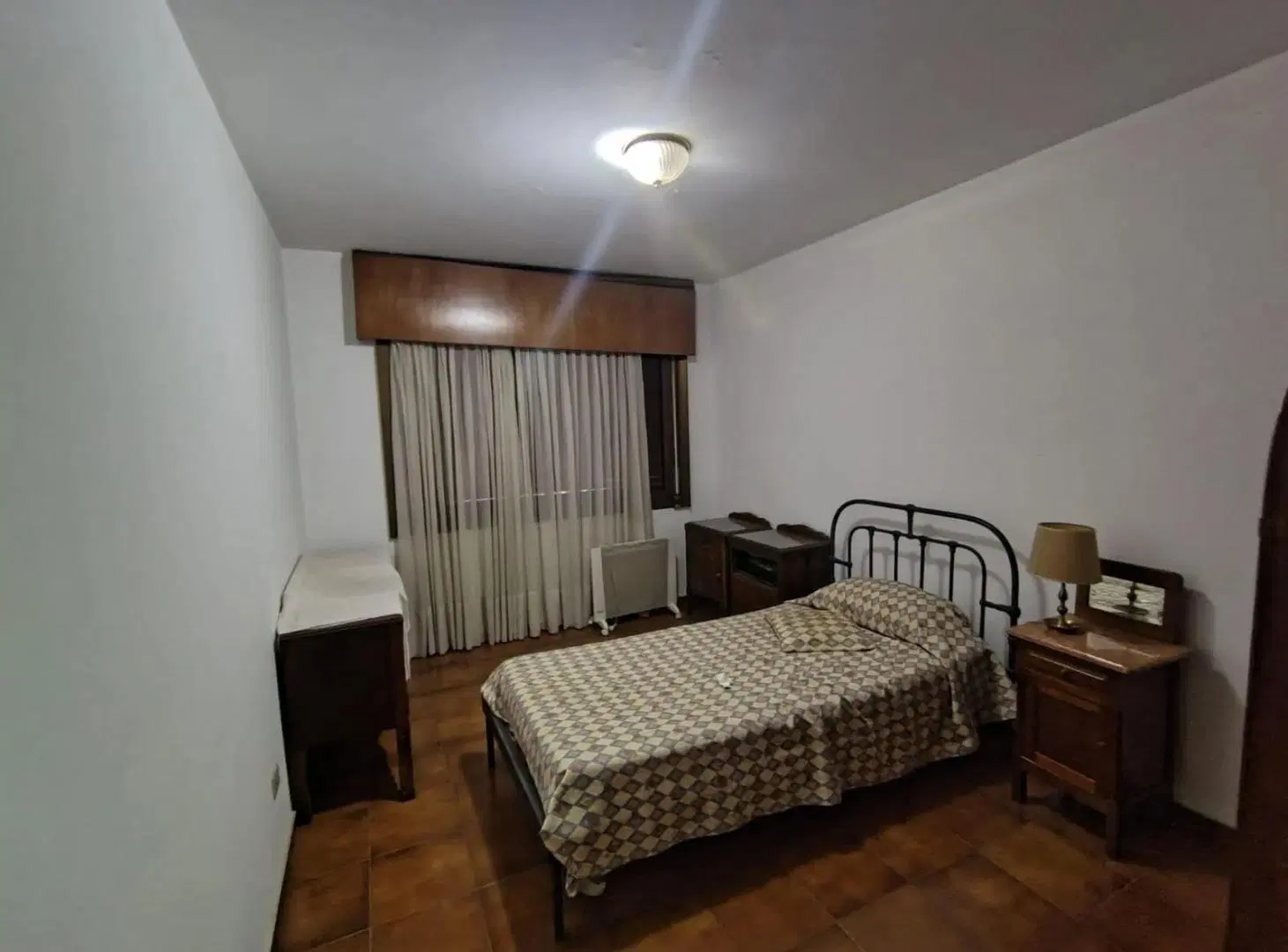 Oportunidad, Casa 4 dormitorios, zona centro, apta credito.- 5