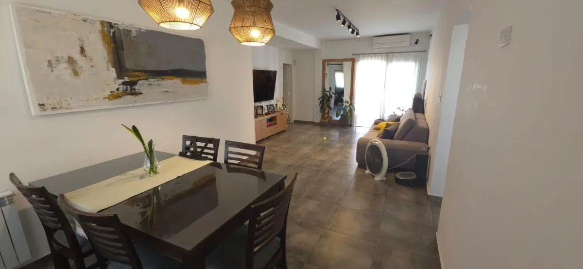 Casa 4 dormitorios con cochera - Apta Credito Hipotecario. 5