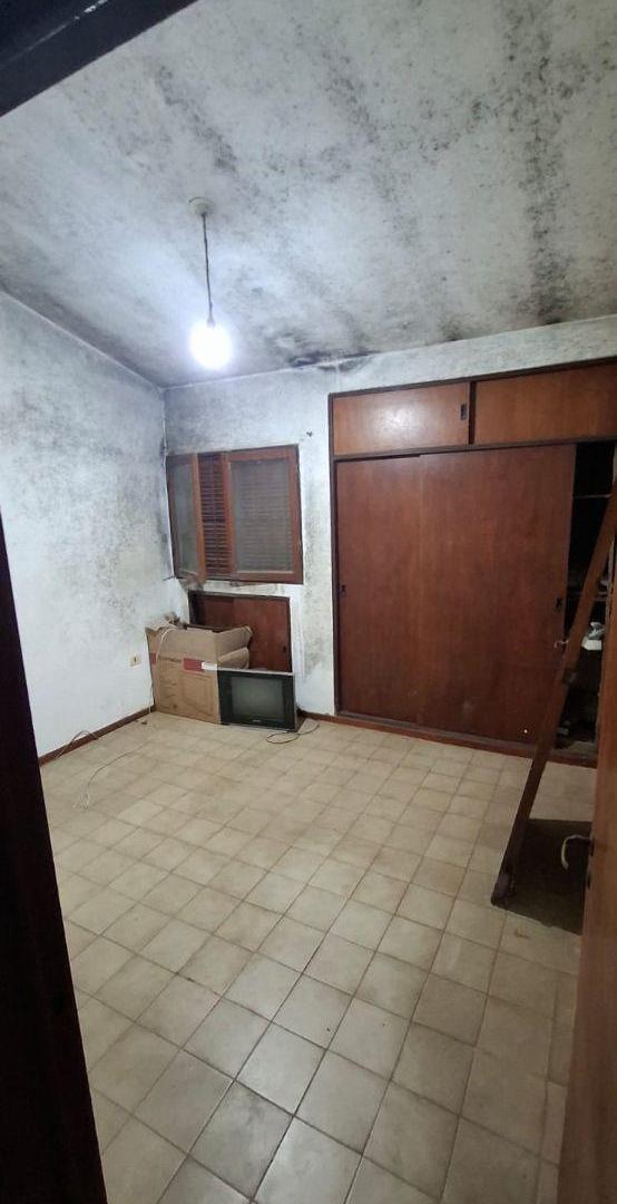 Foto de Oportunidad casa 2 dormitorios con cochera a refaccionar - zona sur.-, imagen 3