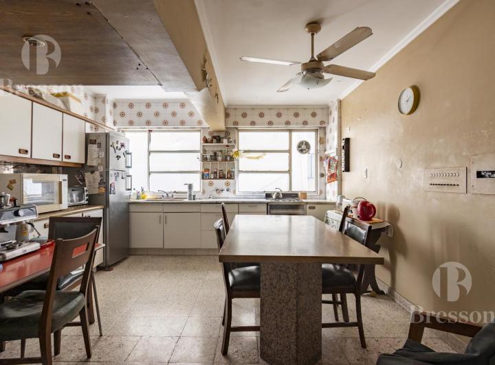 Departamento en  venta en torre de categoría con cochera fija y seguridad - Retiro 2