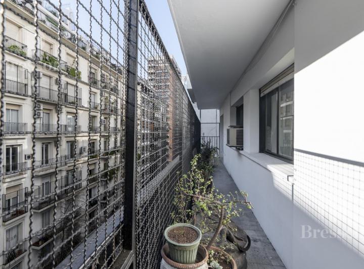 Departamento en  venta en torre de categoría con cochera fija y seguridad - Retiro 3