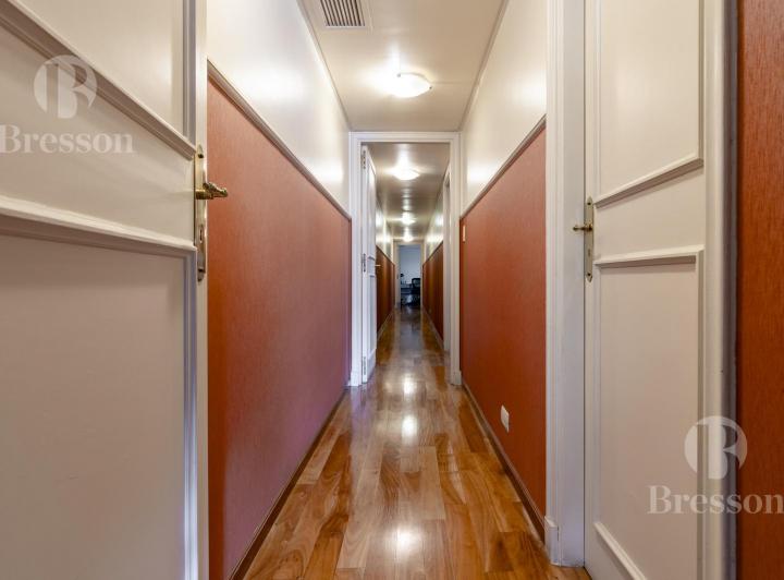 Piso en venta con seguridad y cochera fija en Talcahuano y Juncal 4