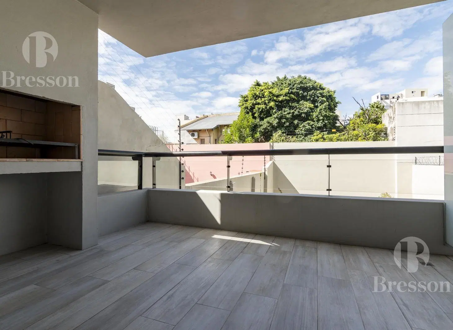 Departamento a estrenar con balcón, patio y parrilla 2