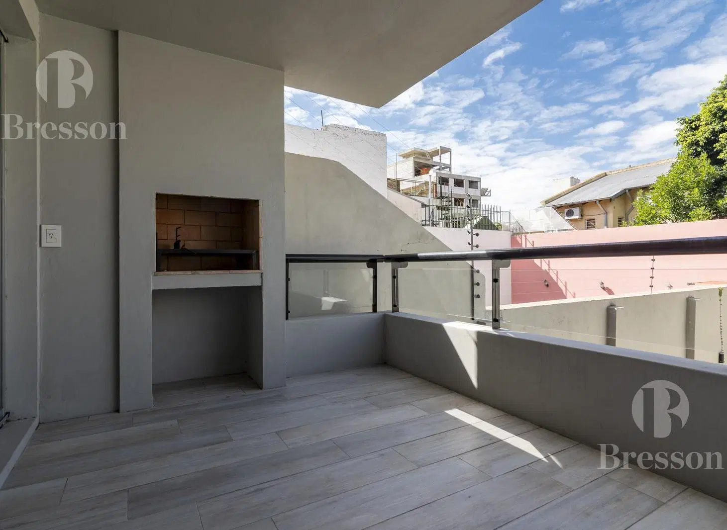 Departamento a estrenar con balcón, patio y parrilla 4