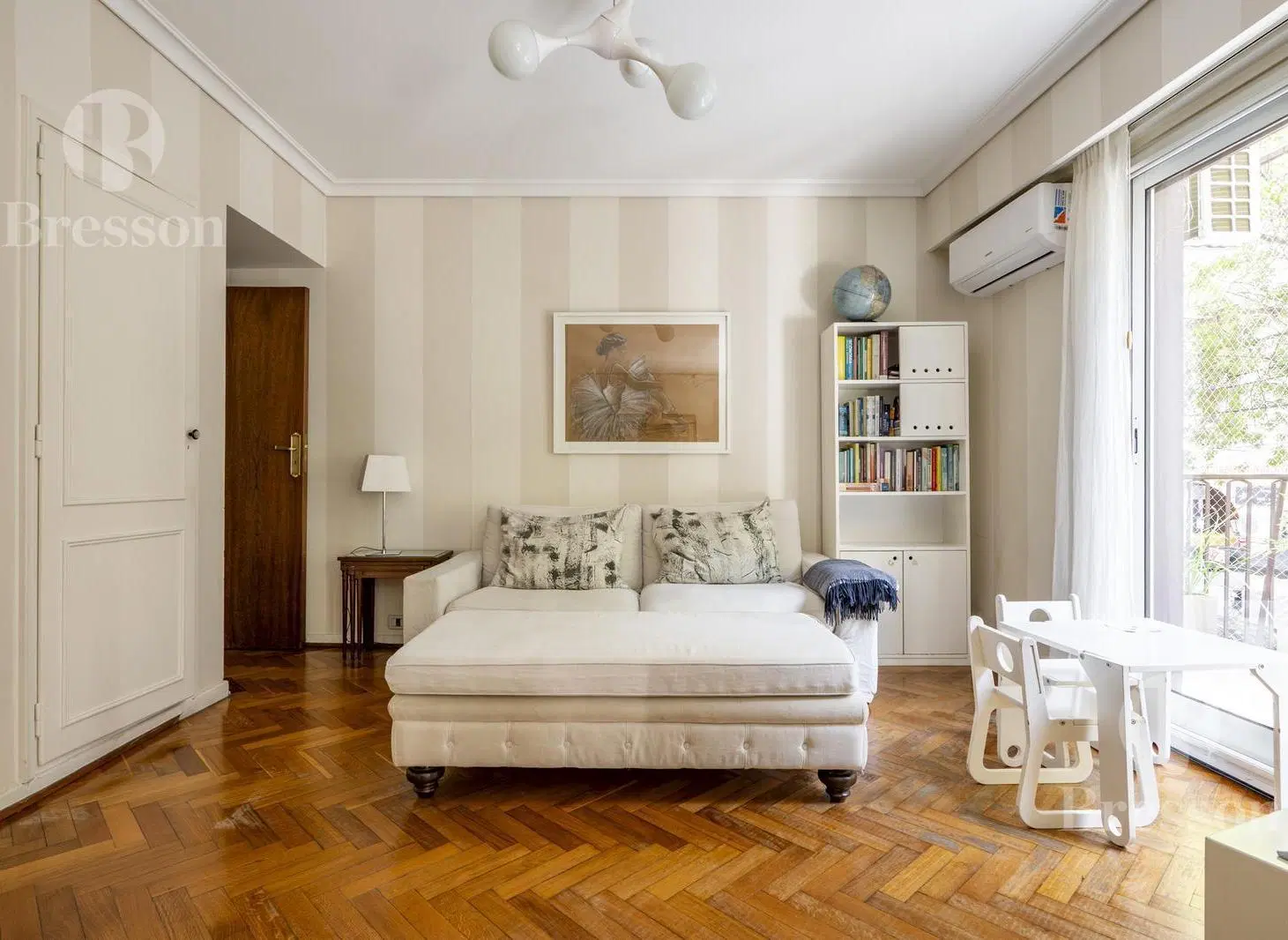 Departamento con patio en Uruguay y Arenales 2