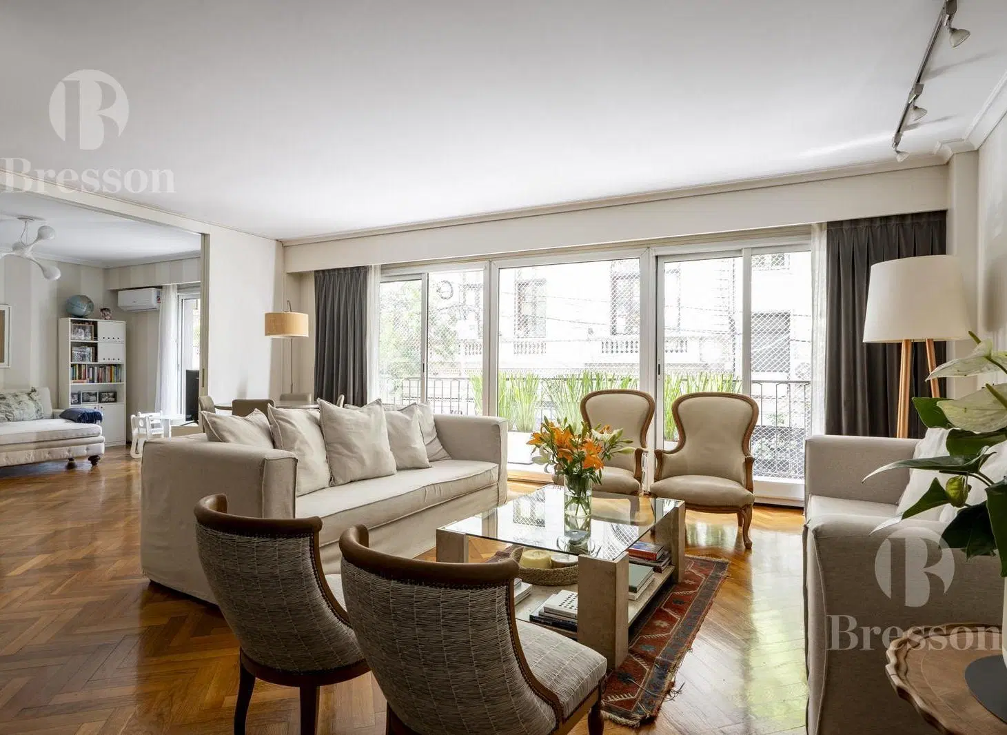 Departamento con patio en Uruguay y Arenales 5